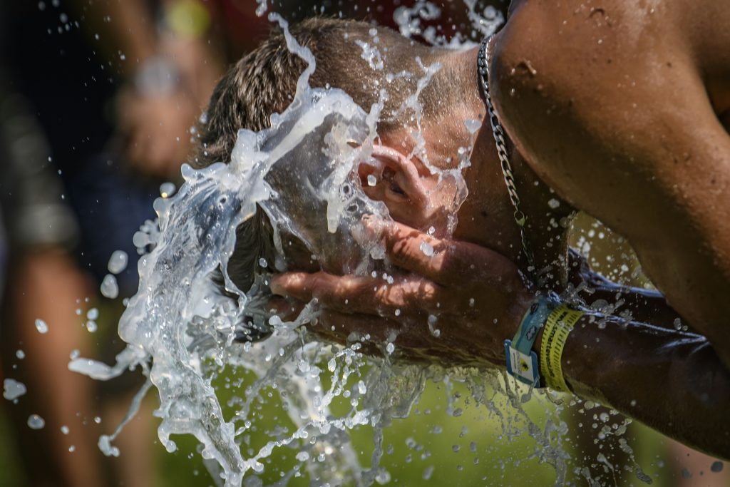 Canicule en Algérie : comment bien s’hydrater et s’alimenter quand le thermomètre s’emballe