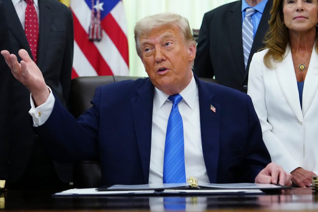 Trump Proposes 'Guarding' Middle East for 20% of Revenue