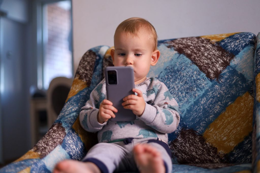 British study links infant screen time to lasting developmental harm