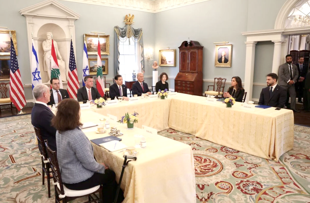 Israeli-Lebanese Talks in Washington Stall Over Tel Aviv's Obstinacy: Fear of Negotiations Derailment Looms