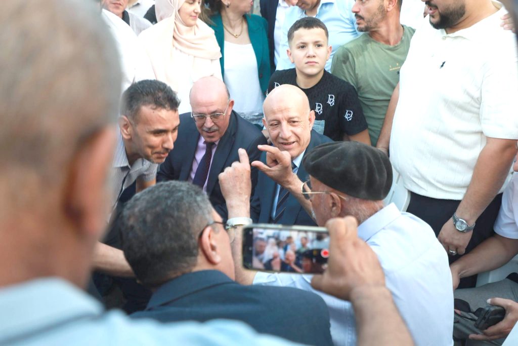 Algerian candidates blend grassroots, virtual outreach in election campaign