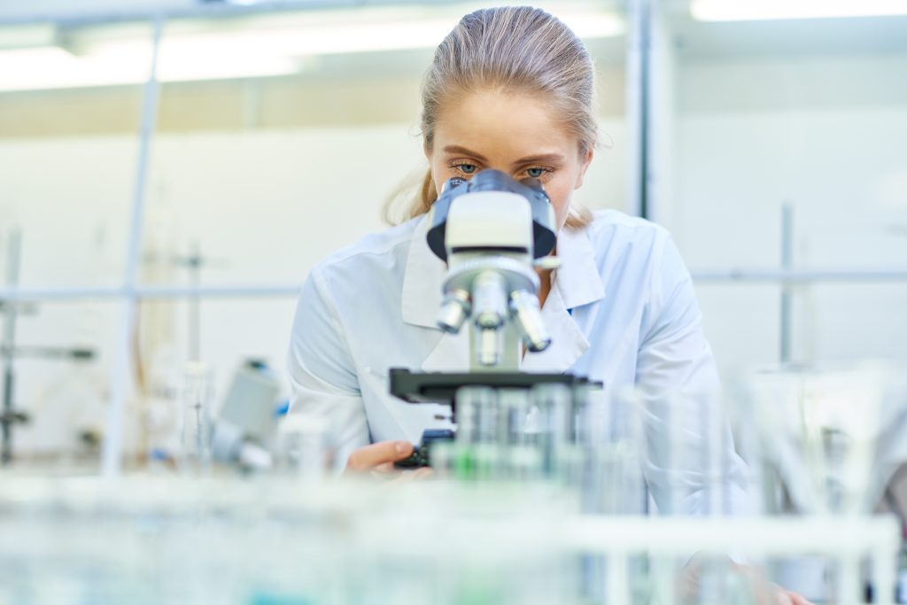 Un vaccin universel conçu par l’intelligence artificielle : la révolution silencieuse qui pourrait mettre fin aux pandémies