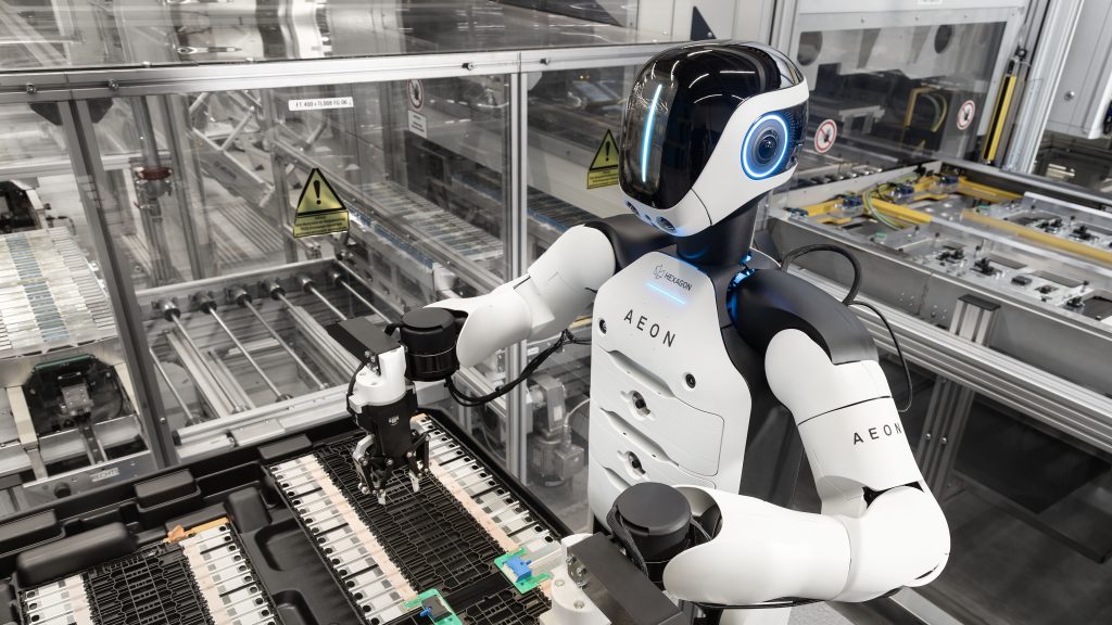 Chinese humanoid robots pass six-day factory challenge