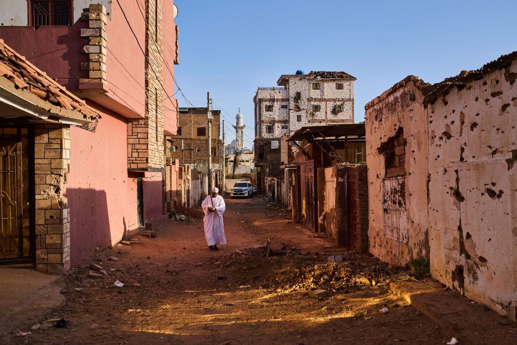 Under a deluge of drones, Sudanese city El Obeid fears new massacre